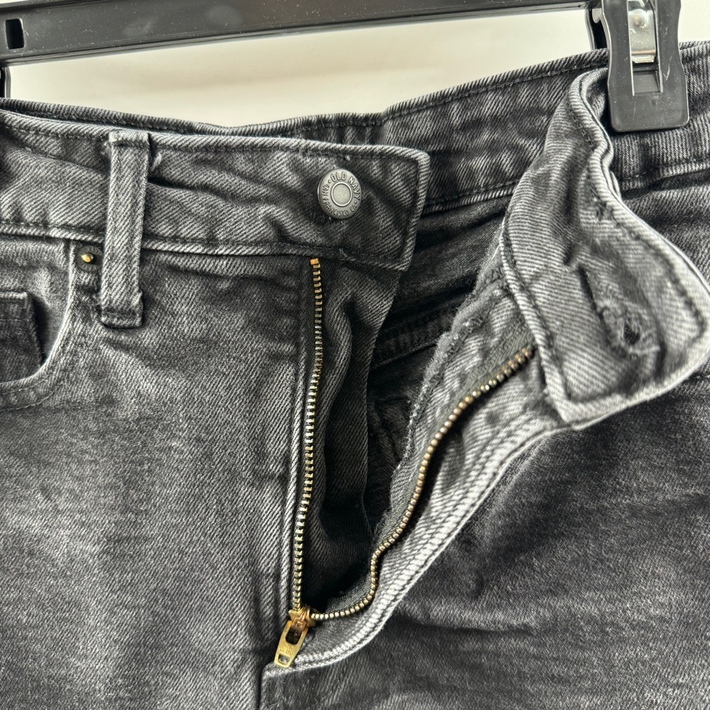 Old Navy Black Wash High-Waisted Jean Shorts – Size 8 - Picture 4 of 7